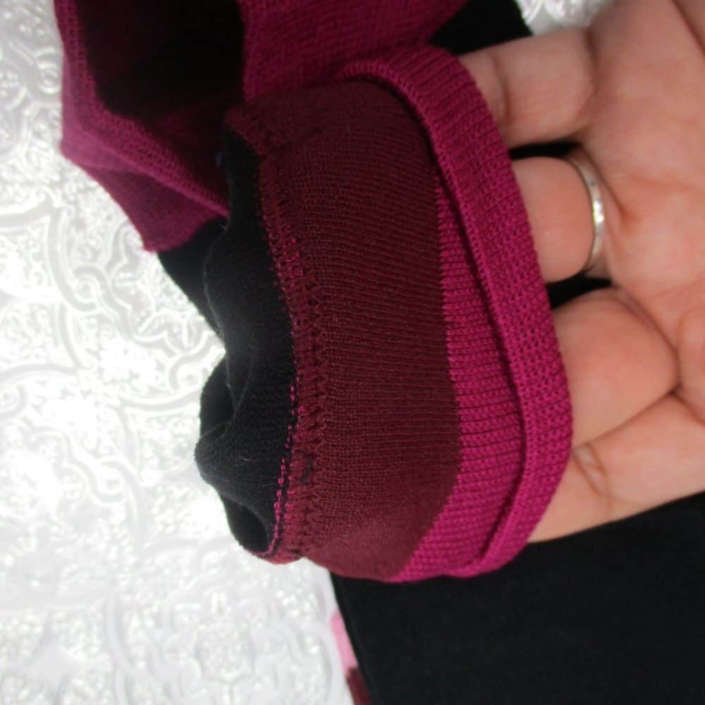 TAHARI Knee Socks 2 Pairs NWT Size 9-11 - Picture 7 of 13